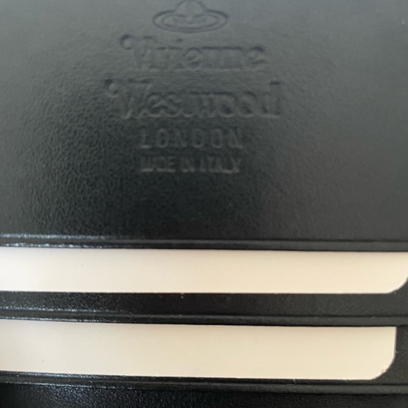 Vivienne Westwood Wallet- full inclusion - Picture 7 of 8